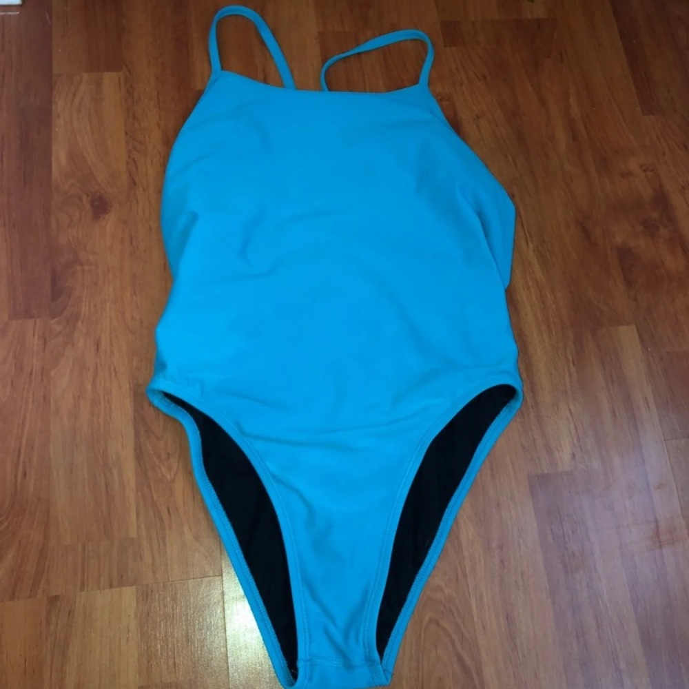 JOLYN One piece size 32